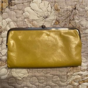 HOBO Lauren Wallet in Lemongrass